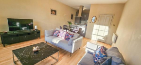 Royal Mile - Bright 2 Bedroom Apartment